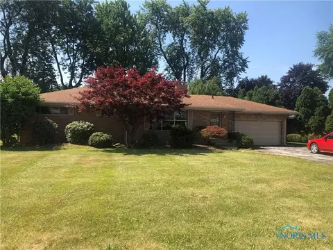 3512 Fleitz Dr, Oregon, OH 43616 photo 1