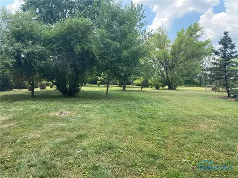 29527 E Broadway St, Walbridge, OH 43465 photo 5