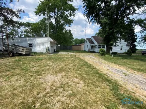 29527 E Broadway St, Walbridge, OH 43465 photo 6