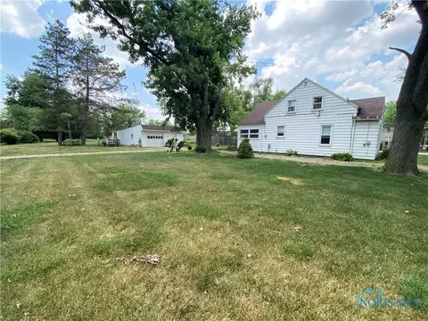 29527 E Broadway St, Walbridge, OH 43465 photo 7