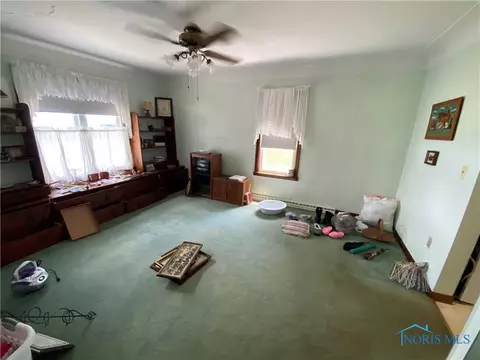 29527 E Broadway St, Walbridge, OH 43465 photo 10