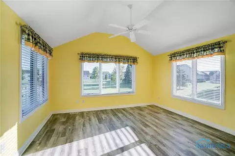6844 Reflections Dr, Maumee, OH 43537 photo 10