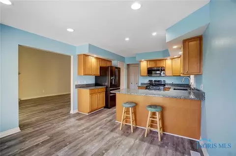6844 Reflections Dr, Maumee, OH 43537 photo 13