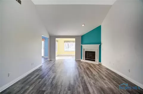 6844 Reflections Dr, Maumee, OH 43537 photo 6