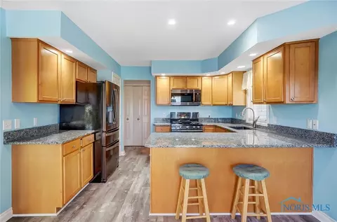 6844 Reflections Dr, Maumee, OH 43537 photo 14