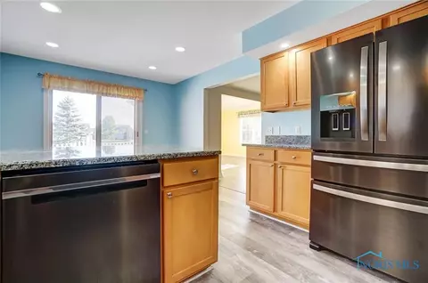 6844 Reflections Dr, Maumee, OH 43537 photo 17