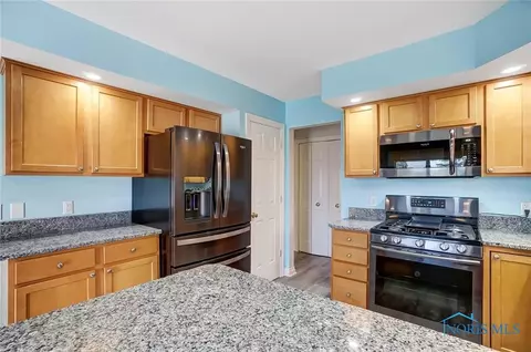 6844 Reflections Dr, Maumee, OH 43537 photo 19