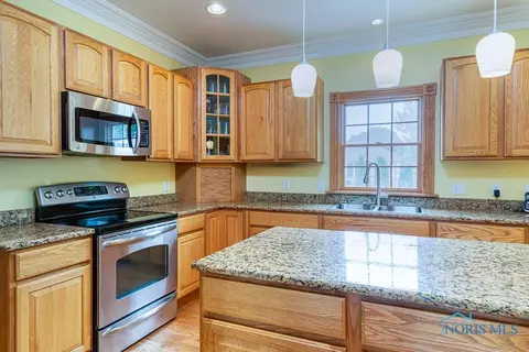 8967 White Eagle E, Sylvania, OH 43560 photo 7