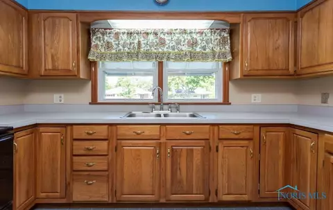 1065 Leith St, Maumee, OH 43537 photo 12