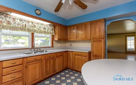 1065 Leith St, Maumee, OH 43537 photo 11