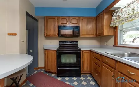 1065 Leith St, Maumee, OH 43537 photo 7