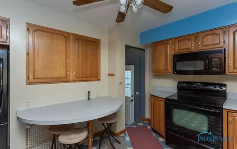 1065 Leith St, Maumee, OH 43537 photo 8