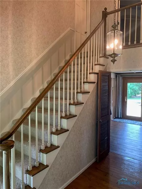 725 Wesley Ave, Bryan, OH 43506 photo 3
