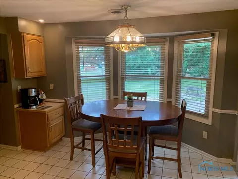 725 Wesley Ave, Bryan, OH 43506 photo 8