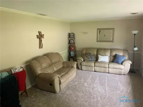 725 Wesley Ave, Bryan, OH 43506 photo 4