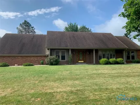 725 Wesley Ave, Bryan, OH 43506 photo 2