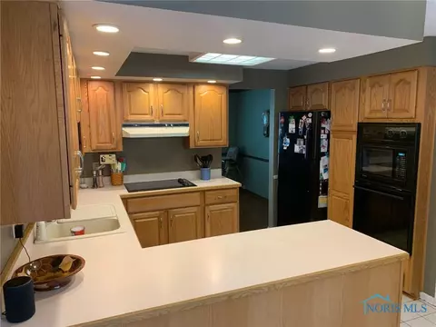 725 Wesley Ave, Bryan, OH 43506 photo 7