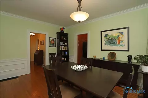 407 E John St, Maumee, OH 43537 photo 8