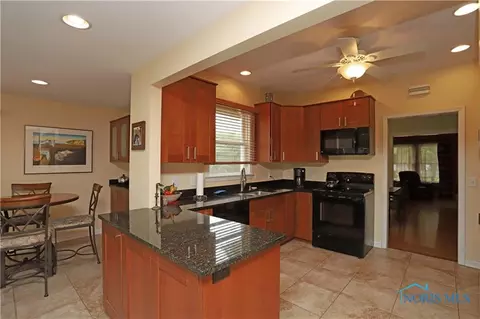 407 E John St, Maumee, OH 43537 photo 15