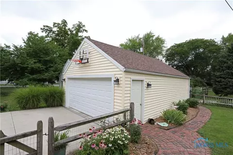 407 E John St, Maumee, OH 43537 photo 39