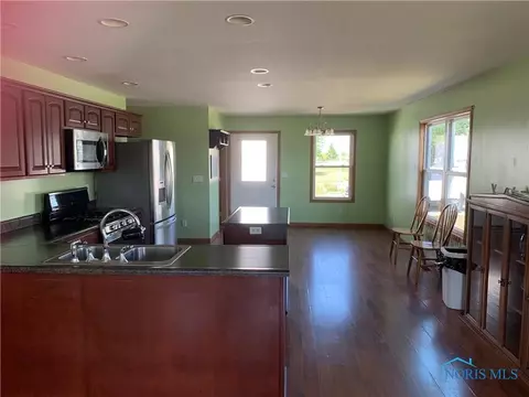 430 Washington St, Blakeslee, OH 43505 photo 3