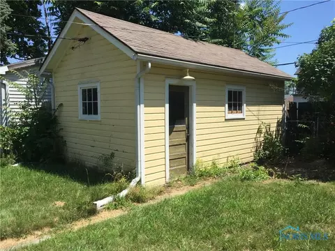 741 Wright Ave, Toledo, OH 43609 photo 2