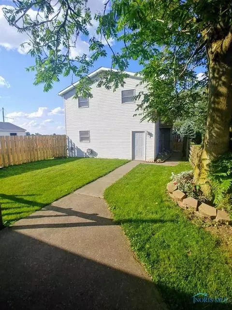 29 Main St, Leipsic, OH 45856 photo 2