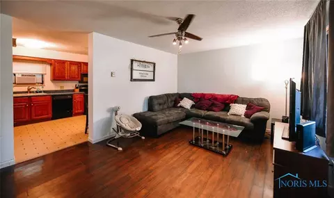 117 S Meadow Dr, Mccomb, OH 45858 photo 3