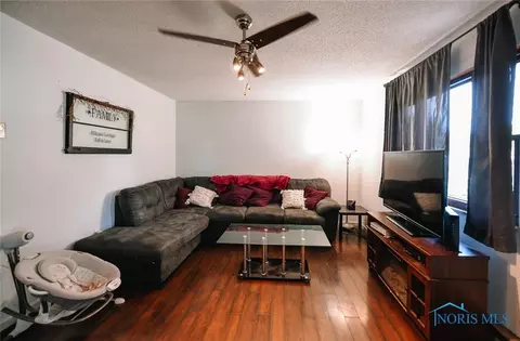 117 S Meadow Dr, Mccomb, OH 45858 photo 4