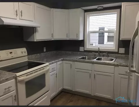 208 E Wilson St, Bryan, OH 43506 photo 3
