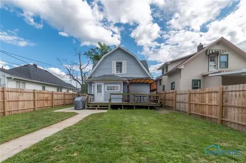 203 E Perry St, Walbridge, OH 43465 photo 8