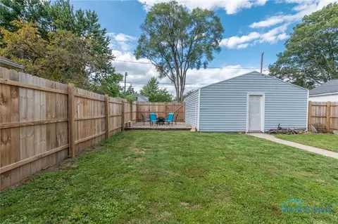 203 E Perry St, Walbridge, OH 43465 photo 9