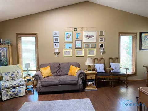 338 Connin St, Bryan, OH 43506 photo 3