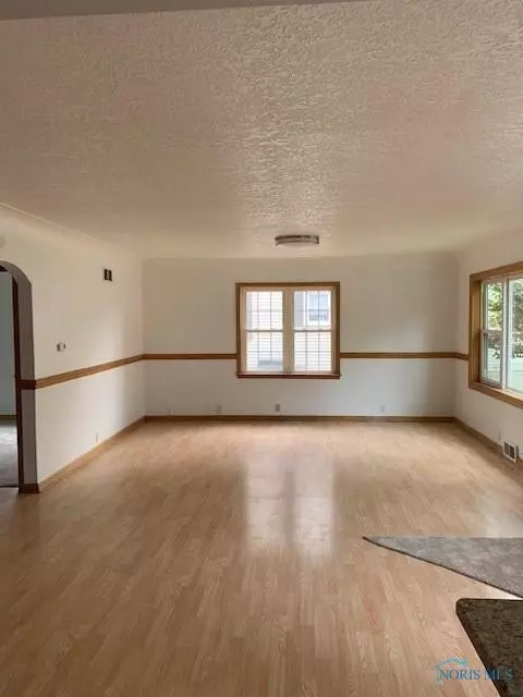 534 W Main St, Deshler, OH 43516 photo 5