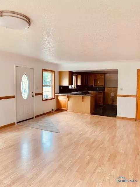 534 W Main St, Deshler, OH 43516 photo 4