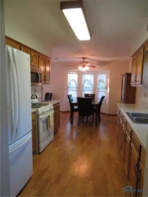 1513 Colonial Ln, Bryan, OH 43506 photo 10