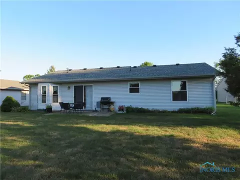 1513 Colonial Ln, Bryan, OH 43506 photo 3