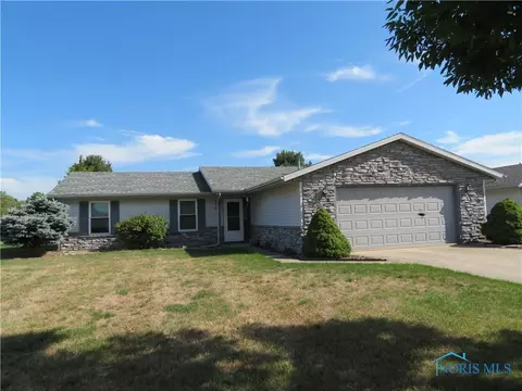 1513 Colonial Ln, Bryan, OH 43506 photo 1