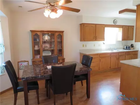 1513 Colonial Ln, Bryan, OH 43506 photo 11