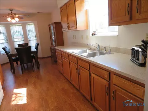 1513 Colonial Ln, Bryan, OH 43506 photo 14
