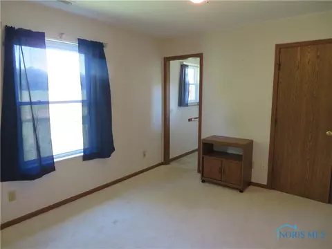 1513 Colonial Ln, Bryan, OH 43506 photo 17