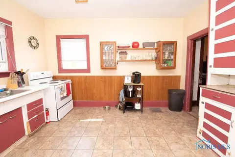 428 Cherry St, Findlay, OH 45840 photo 3