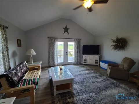 7869 County Rd E, Delta, OH 43515 photo 17