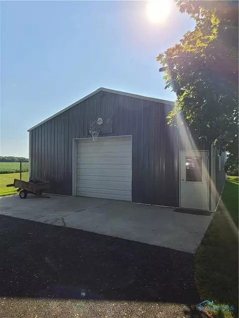 7869 County Rd E, Delta, OH 43515 photo 6