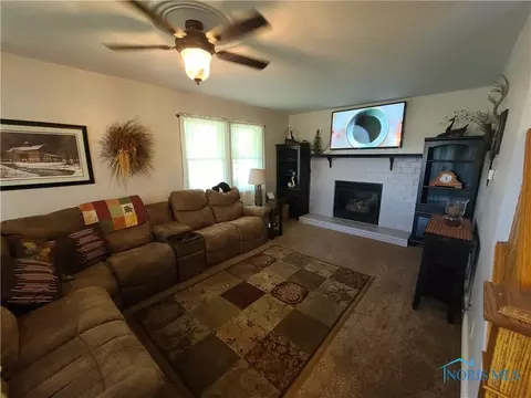 7869 County Rd E, Delta, OH 43515 photo 10