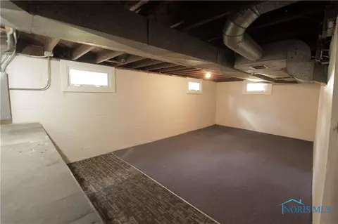 5774 Chippewa Rd, Toledo, OH 43613 photo 2