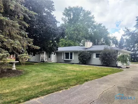 994 E Riverview Ave, Napoleon, OH 43545 photo 2