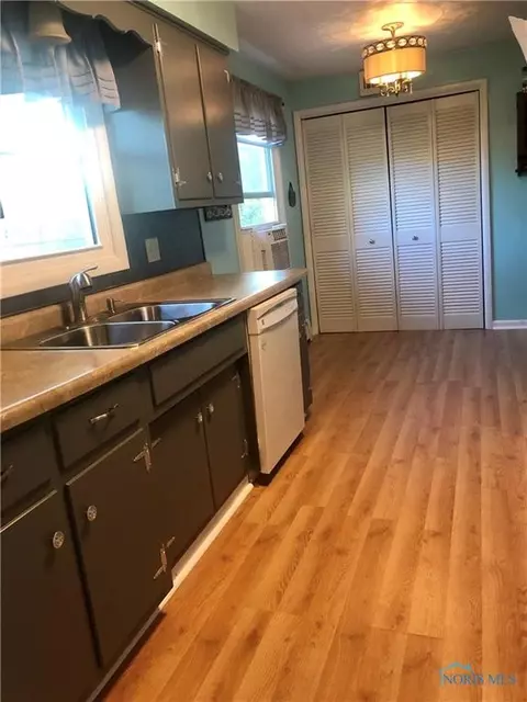 321 W Hamilton St, Bryan, OH 43506 photo 6