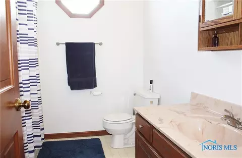 533 Thackeray Rd, Maumee, OH 43537 photo 20
