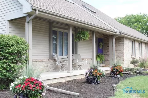 533 Thackeray Rd, Maumee, OH 43537 photo 4